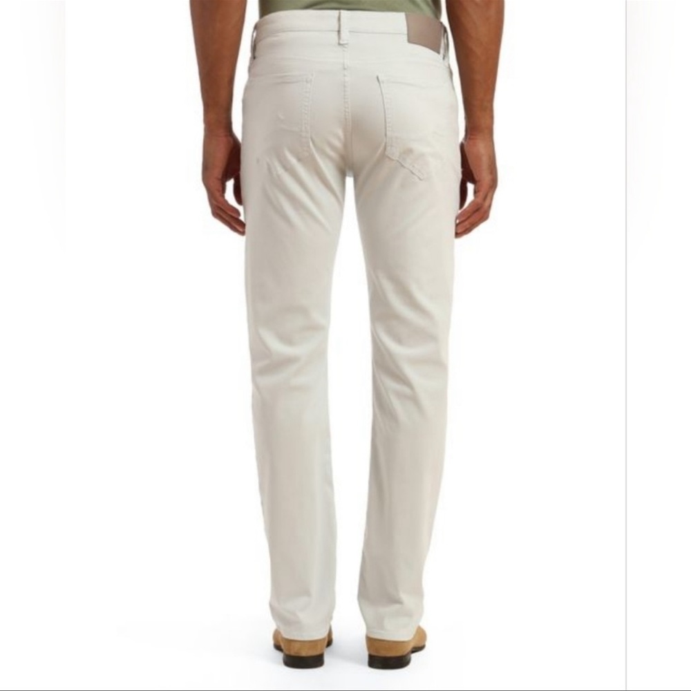 LIKE NEW 34 HERITAGE “CHARISMA, COMFORT-RISE CLASSIC” PANTS. Sz 36/34. White. EC